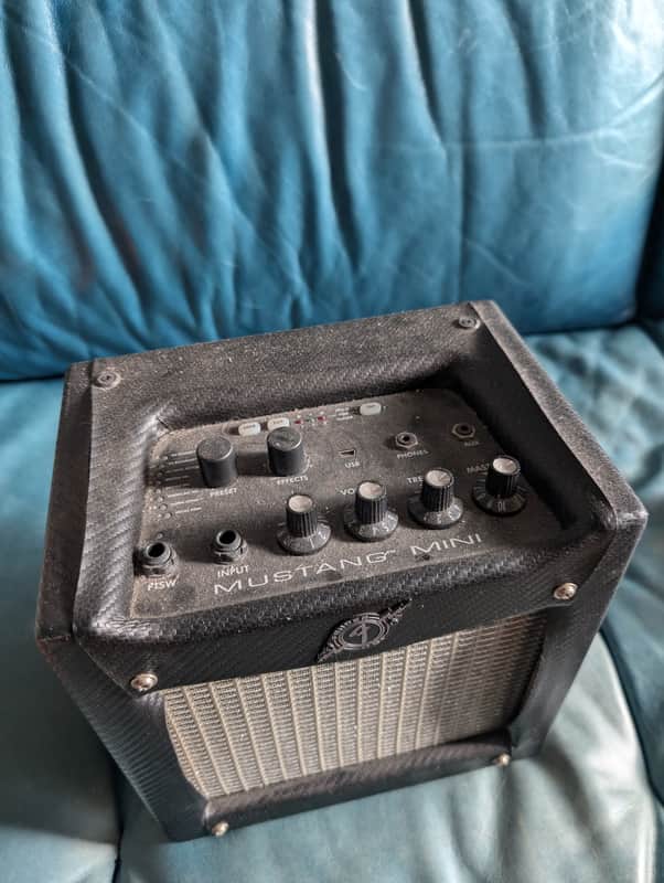Fender Mustang Mini 7-Watt 1x6.5 Battery-Powered image 1
