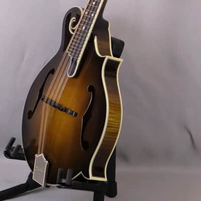 Bourgeois M5-F-SB: F-style, F-hole Mandolin (Sunburst) Aged Tone Adirondack Spruce Top, Aged Tone European Maple back and sides. 2026 image 5