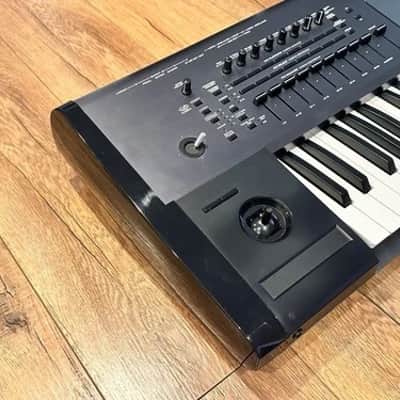 Korg Kronos 61 Music Workstation.........EXCELLENT CONDITION image 9