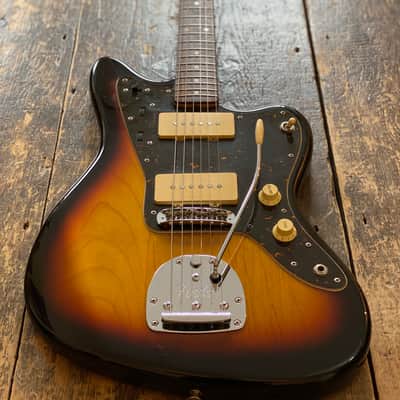 Fender Japan Jazzmaster 1966 Reissue MIJ JD-Serial 2012 Three Tone Sunburst MIJ imagen 1