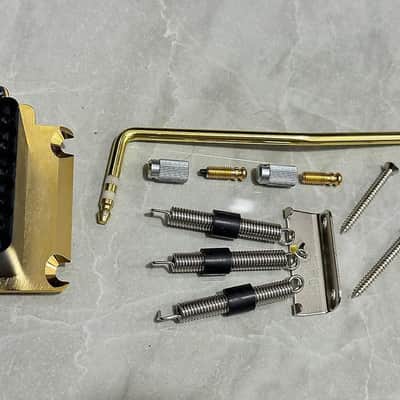 Ibanez Tremolo T1502 bridge 6 String in Gold image 2