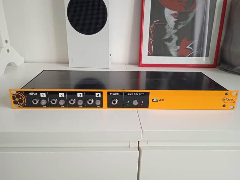 Radial JX42 V2 Instrument and Amplifier Switcher 2021 - Yellow image 1