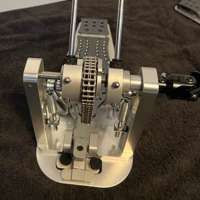 DW DWCPMCD2 MCD Machined Chain Drive Double Bass Drum Pedal – Polished image 6