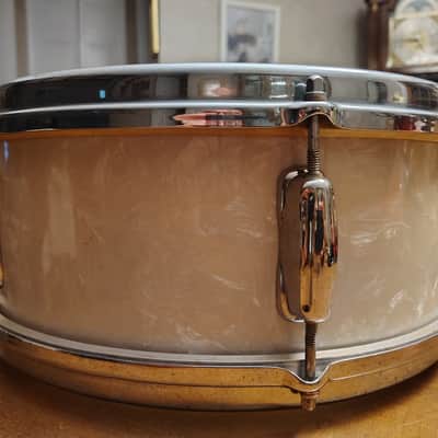 Slingerland 14"(Diameter) x 5.5"(Depth) Snare Drum 1960's - White Marine Pearl image 5