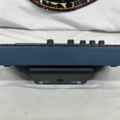 Aviom A-16 II Personal Mixer with Mount and Power Supply image 3