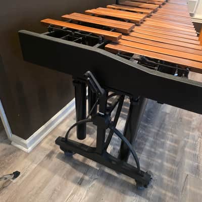 Majestic M6543D 2023 - Black/Wood image 3