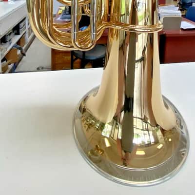 New Alexander model 164 "Kaisertuba" BBb Tuba in Gold Brass,4 valves, Lacquered,Nickel-Silver Garland; with Care Kit image 2