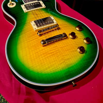Vintage Guitars V100 30 ANNIVERSARY GREEN BURST W/ Bag image 14