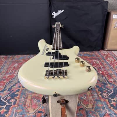 Yamaha MBIII Motion Bass Super Edition Medium Scale - 1998 image 12