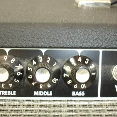 2001 Fender '65 Twin Reverb Reissue 85-Watt 2x12" Guitar Combo Amp w/ Cover imagen 6