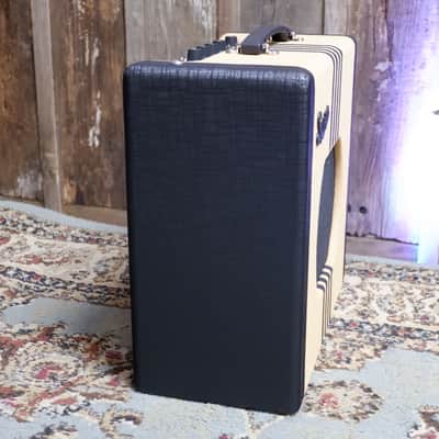 Supro 1820R Delta King 10 5-Watt 1x10" Guitar Combo 2021 - Present - Tweed / Black Stripes image 3