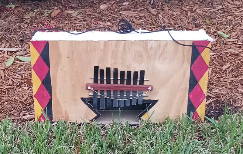 Sierra Leone-style "thumb piano" (kongoma): large image 1