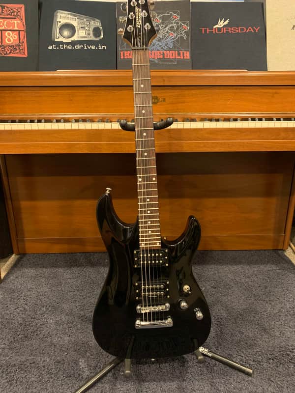 Schecter Omen-6 2001 - 2002 - Gloss Black image 1