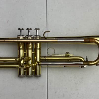 Yamaha YTR-2320 Bb Trumpet – Japan – Smooth Valves – Case & Accessories image 9