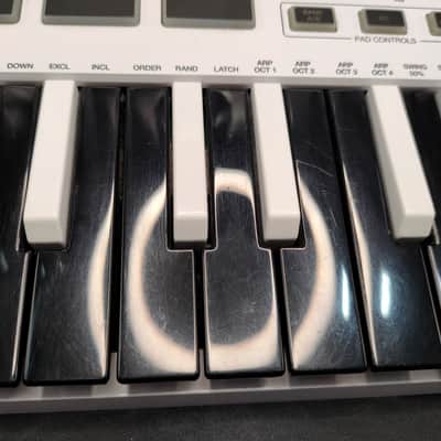 Akai MPK Mini Blanc image 3