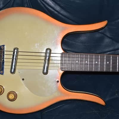 Danelectro Longhorn Baritone 6 - Copperburst image 7