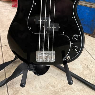 Fender precision bass MIM black label image 1