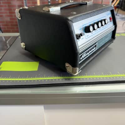 Ampeg Micro VR 200-Watt Compact Solid State Bass Amp Head image 3