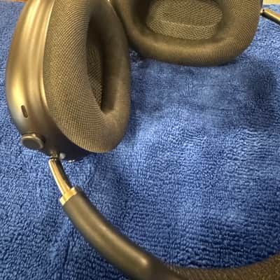 Apple AirPods Max Space Gray Lightning w/ WaterField Case + Max Stand image 14
