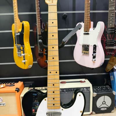 Squier Affinity Telecaster with Maple Fretboard, Top Loader Bridge 2001 - 2021 - Black image 2