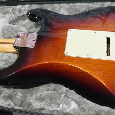 2017 Fender American Professional Left-Handed Stratocaster 3-Color Sunburst Mint imagen 6