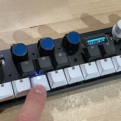 Denki Oto OMX-27 MIDI CV Keyboard Sequencer 2023 - Black | Reverb