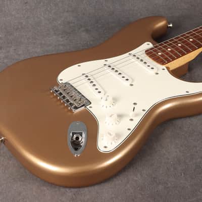 Fender Vintera 70s Stratocaster Hardtail - Firemist Gold - 2nd Hand image 11