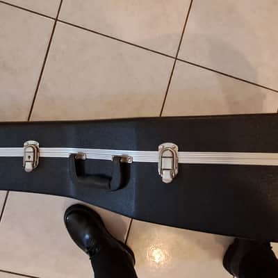 Ovation Ovation Mid Depth Acoustic Guitar Case 2000-2020 - Black image 2