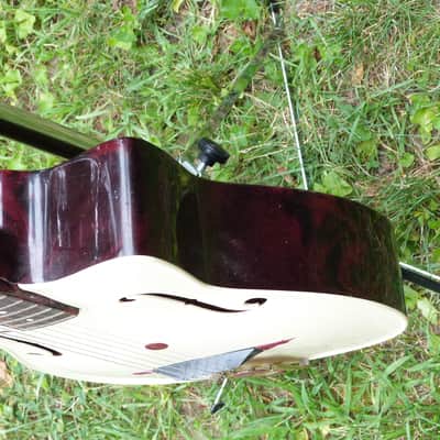 Maccaferri G-40 plastic guitars white image 6