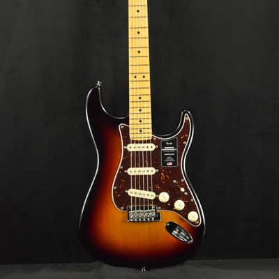 Fender American Professional II Stratocaster 3-Color Sunburst Maple Fingerboard image 2