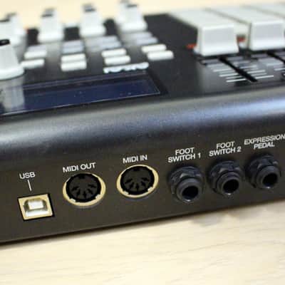 AKAI Professional MPD32 USB/Midi MPC Drum Pad Controller Unit - With USB Cable & Disc Bild 8