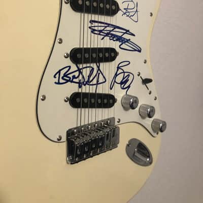 Focus by Kramer 111s SIGNED BY POISON BAND MEMBERS image 4