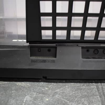 Yamaha PSR-225 61-Key Portable Keyboard image 7