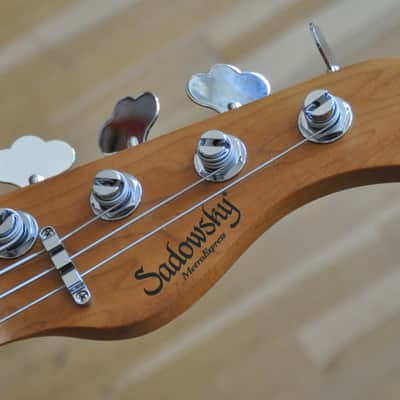 SADOWSY MetroExpress Verdine White Signature / Artist Line Series / 4-String Jazz Bass Type / SMX M 00440-24 image 8