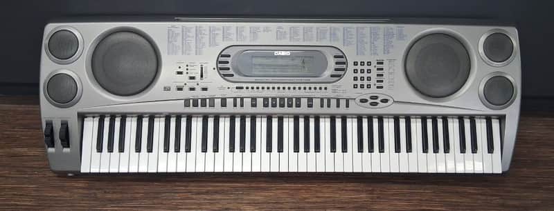 Casio WK-1800 76-Key Workstation Keyboard 2000s - Silver image 1