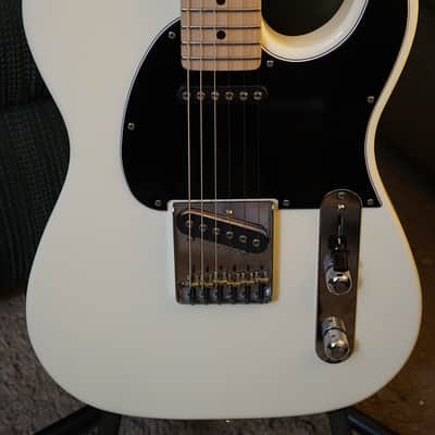 G&L ASAT American Fullerton Classic Standard White w/Maple Fretboard & Case CLF USA image 5