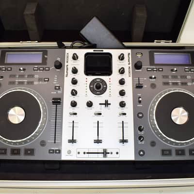 Numark MIXDECK Dual DJ Controller + CD/MP3/USB/iPod Player w/ Built-In Mixer Includes Road Case image 2