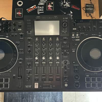 Pioneer XDJ-XZ 4-Channel Rekordbox / Serato All-In-One DJ System 2020 - Present - Black image 2