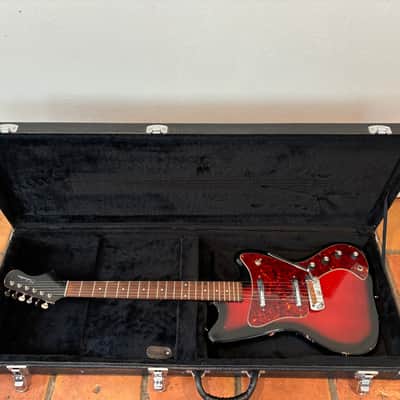 Silvertone Hornet 1960s - Sunburst image 15