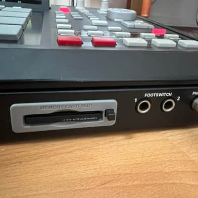 Akai MPC2500 Music Production Center 2005 - 2013 - Black image 10