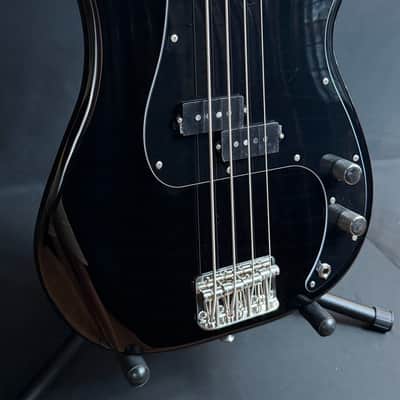 Squier Classic Vibe 70's Precision Bass 4-String Bass Guitar Gloss Black Finish (760) image 3