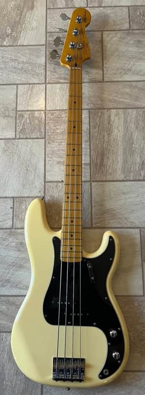 Squier Matt Freeman Signature Precision Bass