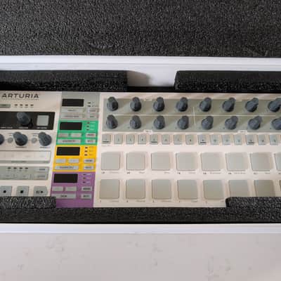 Arturia BeatStep Pro MIDI Controller 2017 - Present - White
