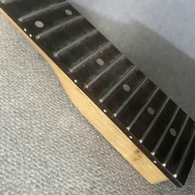 Washburn Short Scale Guitar Maple Wood Neck, 22 Frets Fingerboard image 6