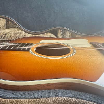 Taylor Gold Label 517e 2026 - Present - Sunburst with Cream Pickguard image 2