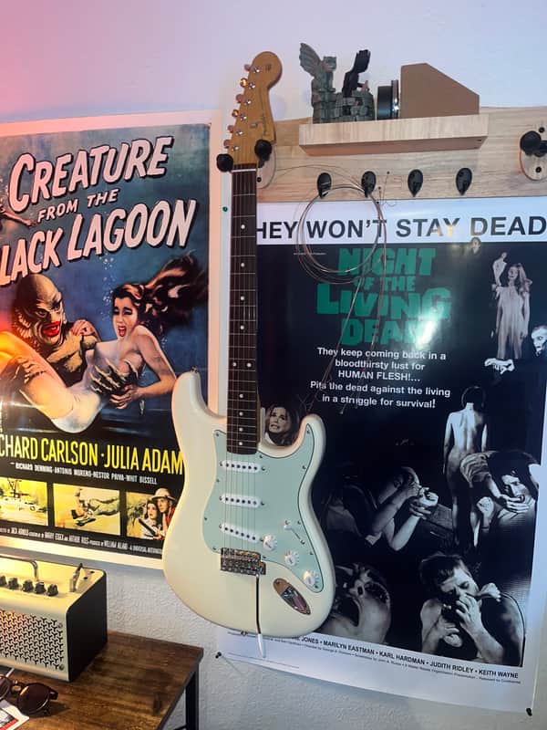 Fender Vintera II '60s Stratocaster with Rosewood Fretboard 2023-Present-Olympic White