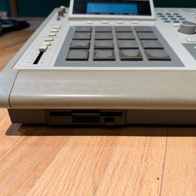 Akai MPC3000 1995 - Grey image 3