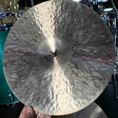 Meinl Byzance Traditional 14" Medium Hi-Hat Pair - 1210g/1402g (Bag Avedis Floor) image 4