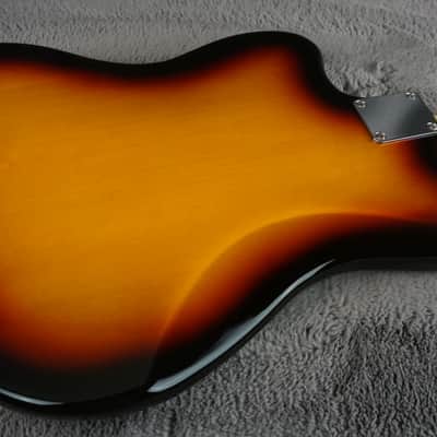Fender Traditional II 60s Jazzmaster 2022 - 3-Color Sunburst - Japan image 15