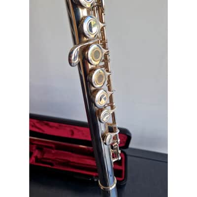 Yamaha YFL-381 - Wind Instrument - Silver - Very Good w/ Hard Case & Cleaning rod image 7
